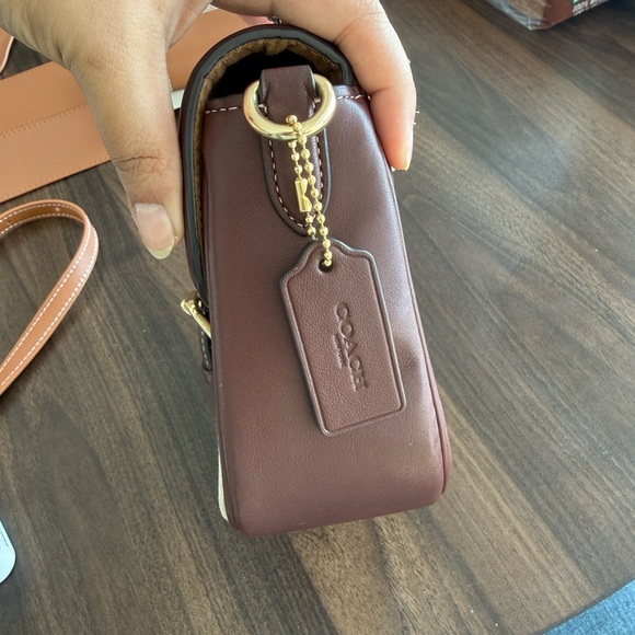 Coach Amelia Saddle Bag - Picture 3 of 11